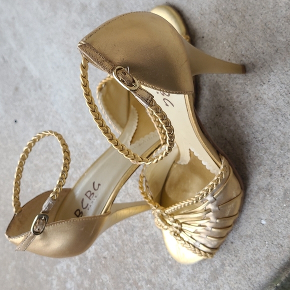 BCBG Paris Leather Heels - Picture 5 of 8